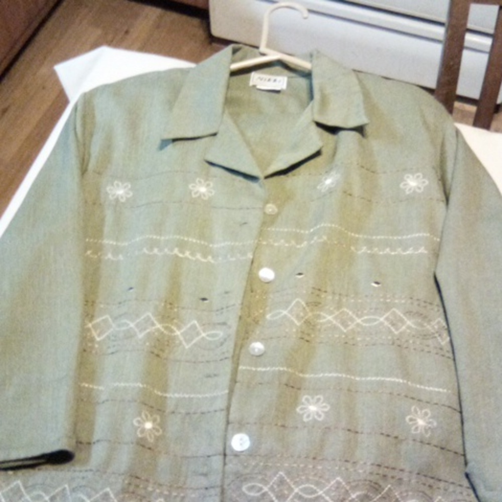 Nikki pant suit size 18 green